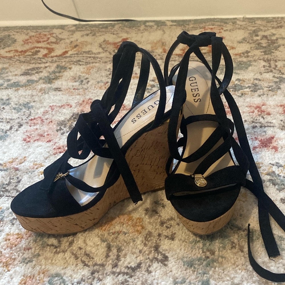 Guess wrap wedges